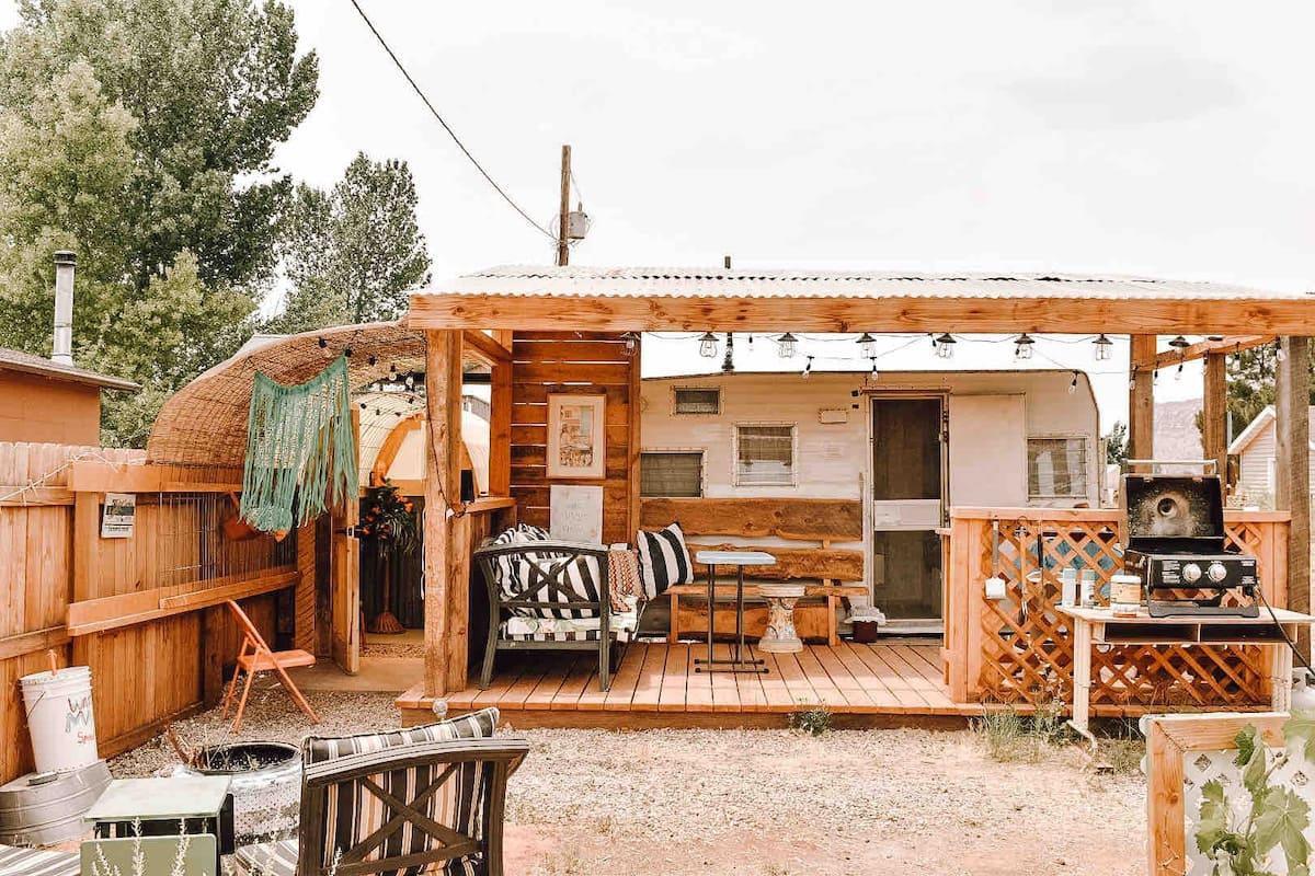 5 Unique Camper Home Airbnb Stays in US - www.icecofreezer.com